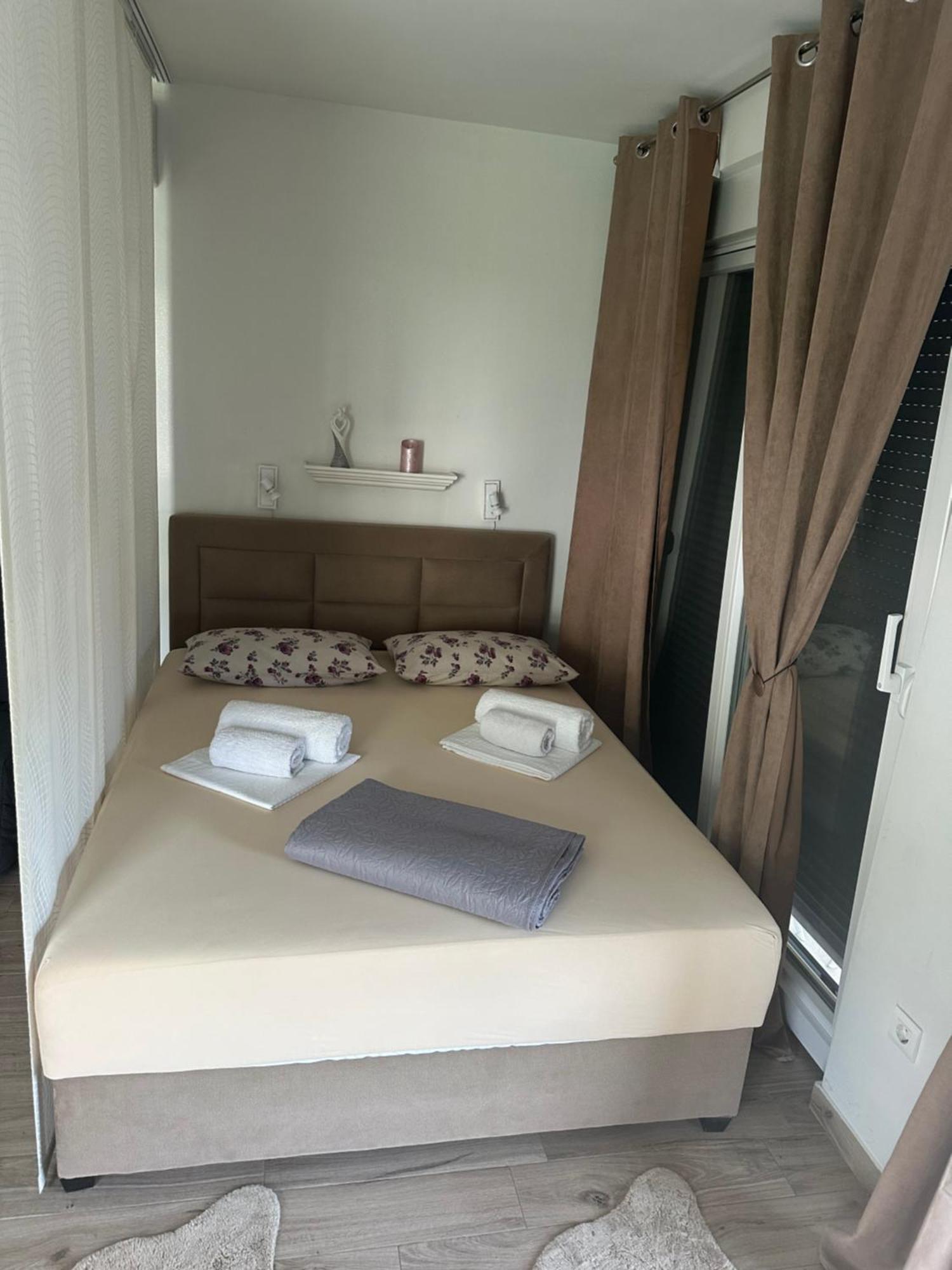 Ruby'S Home Podstrana Bagian luar foto